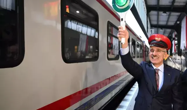Bakan Uraloğlu: Turistlik Tatvan Treni, 24 Haziran'da Yola Çıkıyor