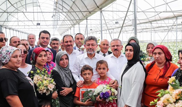 Tarım ve Orman Bakanı İbrahim Yumaklı, Erbaa Çiçek Seralarını İnceledi