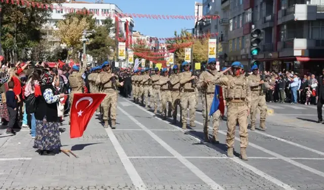 Uşak'ta 29 Ekim Coşkusu Yaşandı