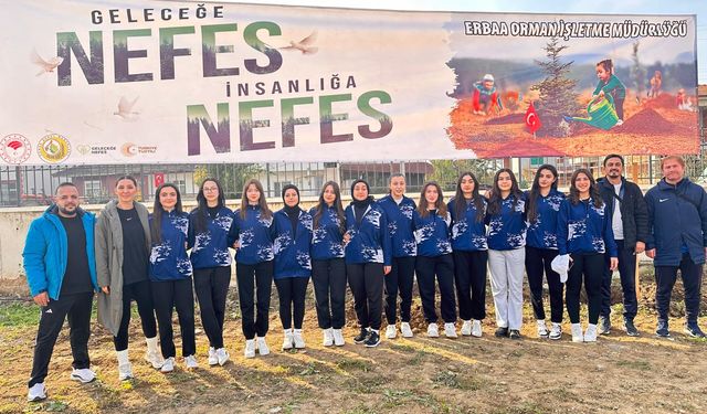 Erbaaspor U-14 Futbol ve Kız Voleybol Takımı, Milli Ağaçlandırma Günü'nde Fidan Dikti