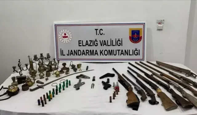 Elazığ’da Tarihi Eser Operasyonu: 30 Eser ve Silahlar Ele Geçirildi