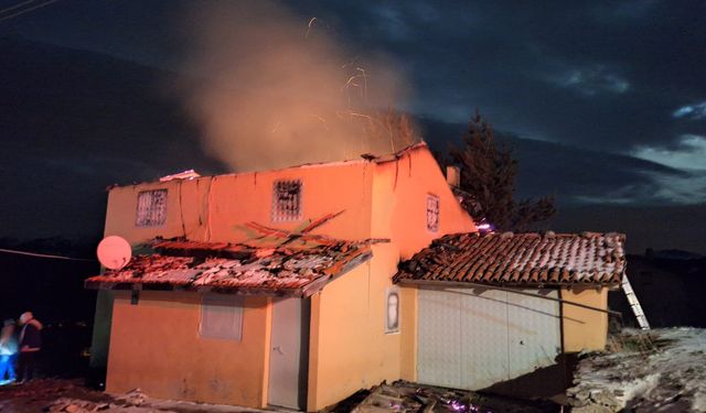 Niksar'da Yayla Evinde Korkutan Yangın