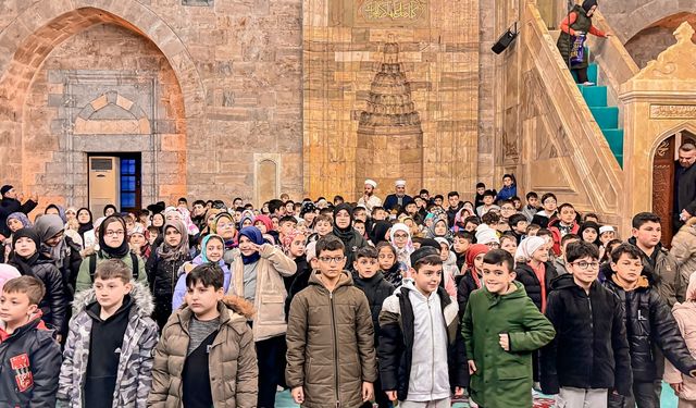 Tokat’ta Öğrenciler Sabah Namazında Buluştu