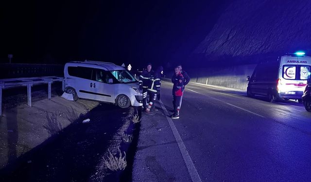 Niksar- Erbaa Karanlık Dere Mevkii'nde Kontrolden Çıkan Araç Kazaya Yol Açtı