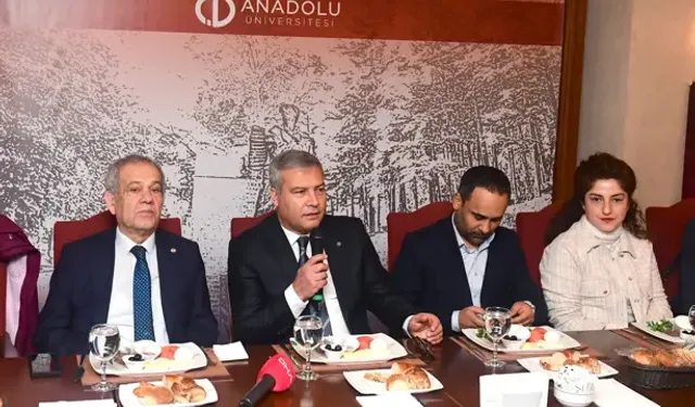 Rektör Prof. Dr. Yusuf Adıgüzel, Eskişehir Basını ile Buluştu: Anadolu Üniversitesi’nin Vizyonu ve Hedefleri