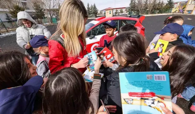 TOSFED'in Hedefi: 'Velinin Karnesi Nasıl?' Projesi ile 30 Şehre Ulaşmak