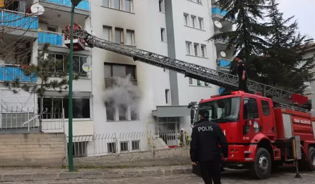 Tokat'ta Apartman Yangını: Dumandan Etkilenen 12 Kişiye Müdahale Edildi!