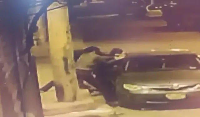 Park Halindeki Araca Hırsızlık Girişimi: Camlar Kırıldı