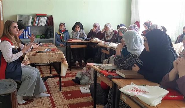 KADIN ÇİFÇİLERE YÖNELİK TOPLANTI YOĞUN İLGİ GÖRDÜ