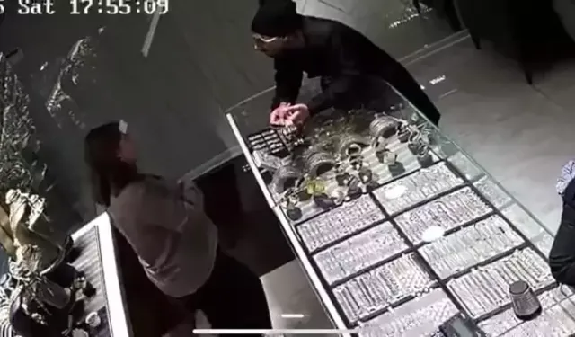 Silahlı Kuyumcu Soygunu: 560 Bin TL’lik Bileziklerle Kaçtı