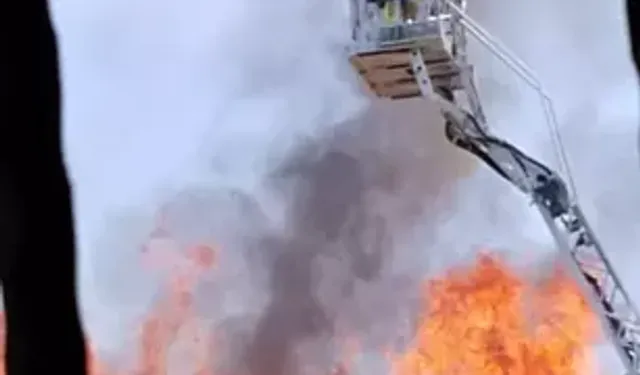 Alevler Çatıdan Yükseldi!
