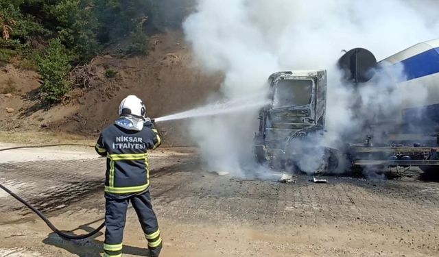 Beton Mikseri Yolda Alev Aldı: Facia Son Anda Önledi