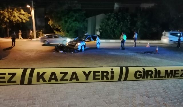 Niksar’da Otomobil ile Motosiklet Çarpıştı: 22 Yaşındaki Sürücü Ağır Yaralandı