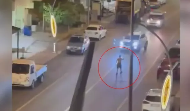 Yoldan Geçen Araçlara Saldırdı, Polis Biber Gazıyla Etkisiz Hale Getirdi