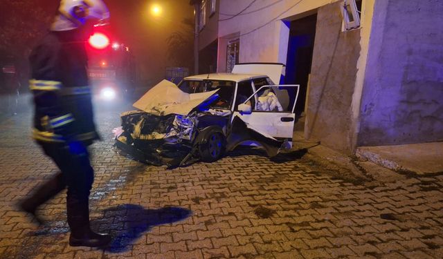 Niksar’da Otomobil, römorka çarptı; 1 ölü, 1 yaralı