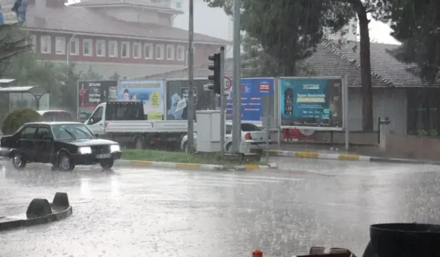 Erbaalılar Dikkat! Çarşamba Günü Gök Gürültülü Sağanak Yağmur Bekleniyor