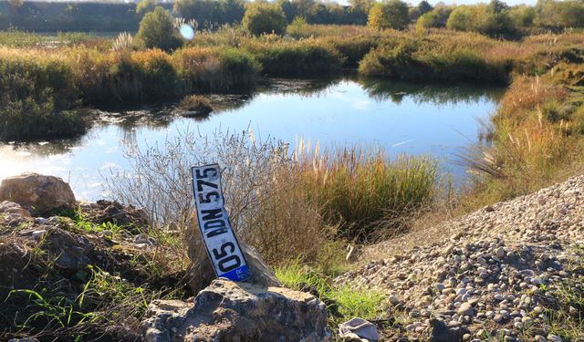 Erbaa’da Ehliyetsiz Sürücü Otomobille Gölete Düştü