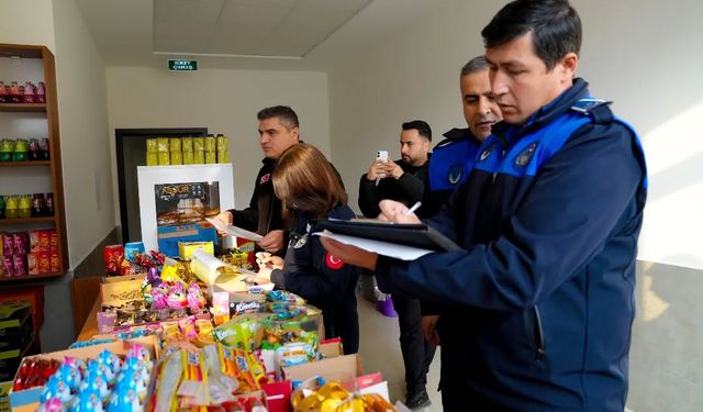 Erbaa'da Okul Kantinlerine Zabıtadan Sıkı Denetim