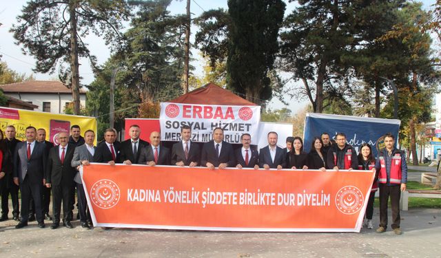 Erbaa’da Kadına Yönelik Şiddetle Mücadele Günü İçin Farkındalık Standı Açıldı