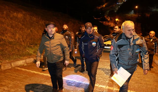 Başkan Yazıcıoğlu, Mahalleleri Gece Saatlerinde İnceledi