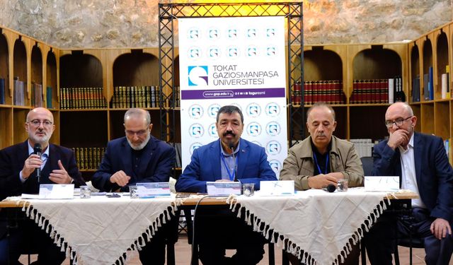 TOGÜ’de Akademisyenler İslam Hukukunun Güncel Sorunlarını Tartıştı