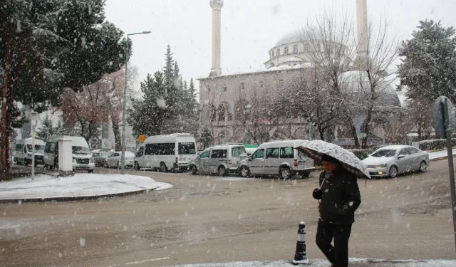 Erbaa’ya Kuvvetli Sağanak ve Kar Geliyor: Gece Sıcaklıkları Düşecek