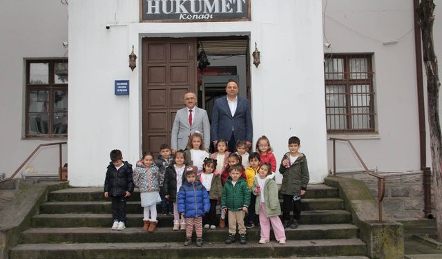 Minik Kur’an Öğrencilerinden Mevlâna’nın 752. Vuslat Yıl Dönümünde Anlamlı Ziyaret