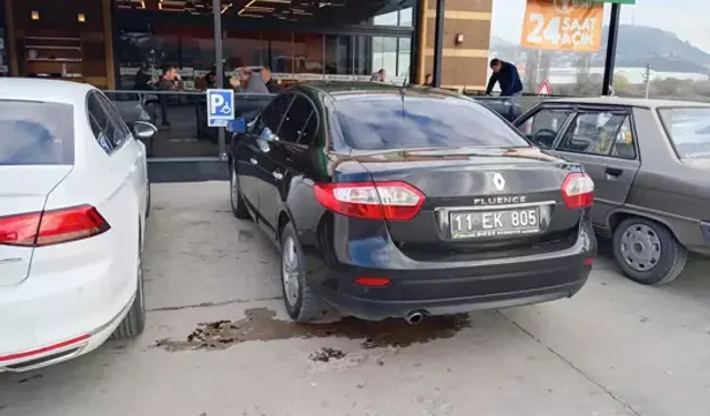 Engelli Parkına Park Eden Resmi Araç Sürücüsüne Ceza