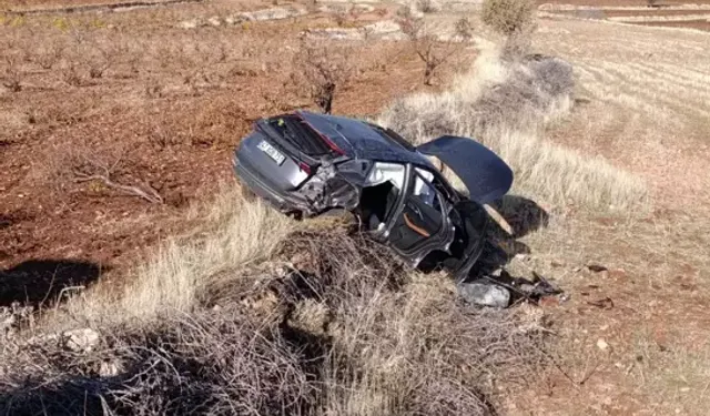 Cip Tarlaya Yuvarlandı: Sürücü Yaralandı