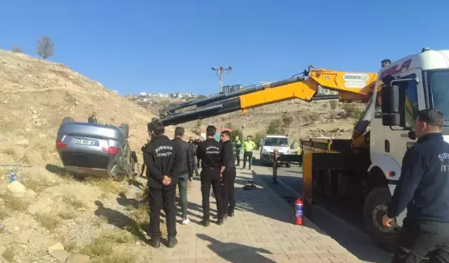 Otomobil Devrildi: Sürücü Yaralandı