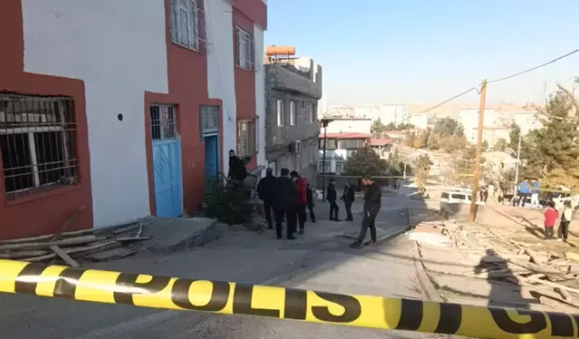 Eski Eşini Çocuklarının Önünde Öldürdü