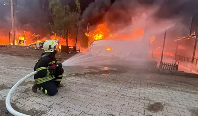 Karavan Yangını: Ekipler Müdahale Ediyor
