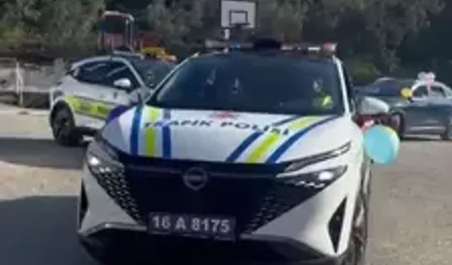 Polislerden Özel Öğrencilere Sürpriz Ziyaret