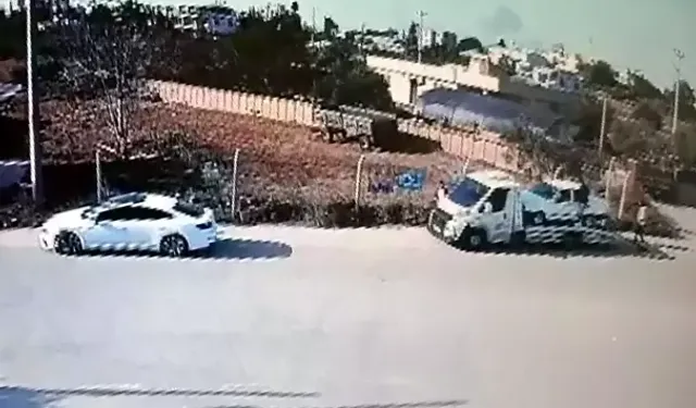 Cep Telefonu Hırsızı Banyoda Saklanırken Yakalandı