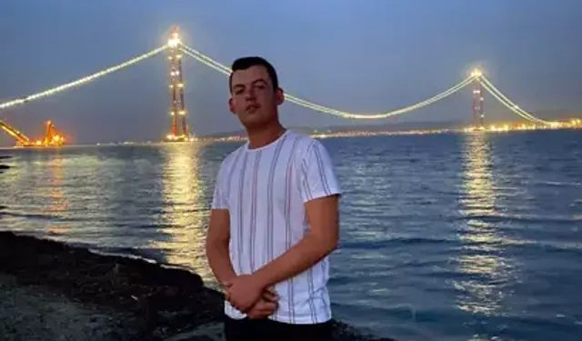 Gelibolu’da Otomobil Ağaca Çarptı: 1 Ölü