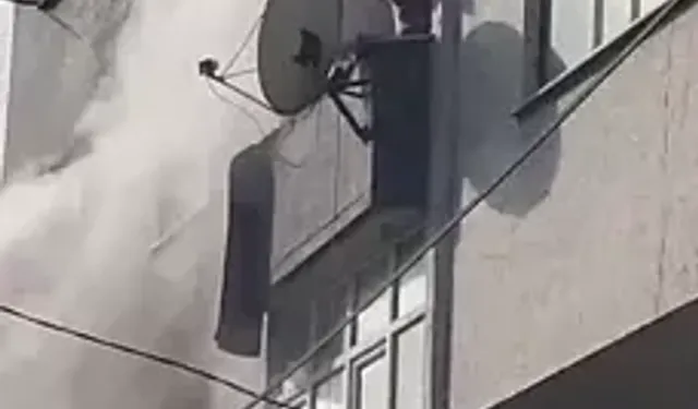 4 Katlı Binada Yangın: 3 Kişi Dumandan Etkilendi