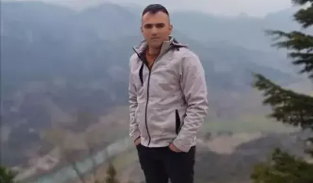 Kafa Kafaya Çarpışan Otomobilde 2 Genç Hayatını Kaybetti