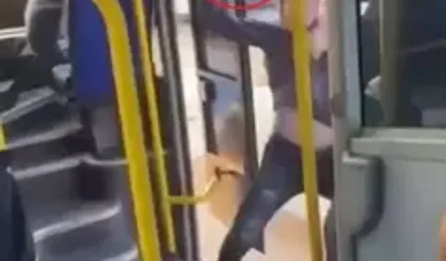 Otobüste Tartıştıkları Yolcuya Satırla Saldırdılar