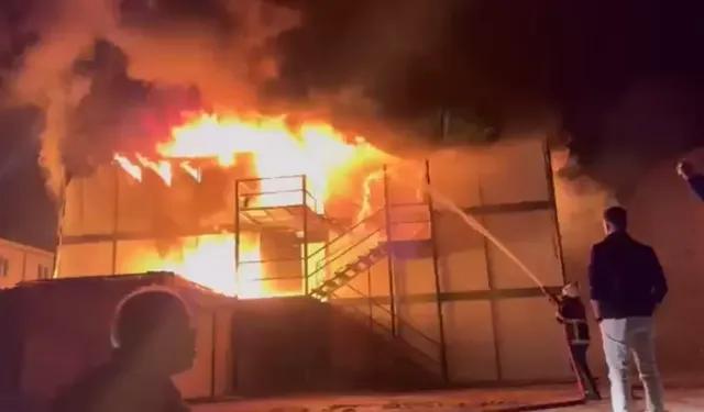 Şantiyede Yangın: İşçi Yatakhanesi Kullanılamaz Hale Geldi