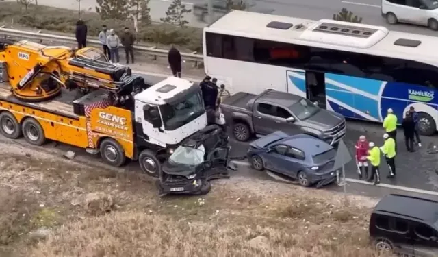 Vinç Kazası: 5 Yaralı, 13 Araç Hasar Gördü