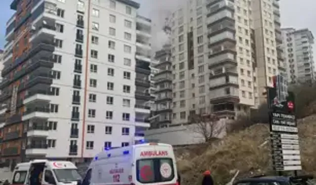 6. Kat Dairesinde Çıkan Yangında Anne ve Oğlu Kurtarıldı