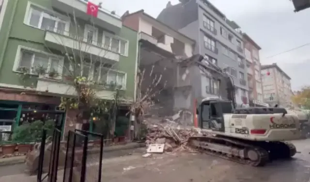 Yıkımda Son Kat Bir Anlık Ayakta Kaldı