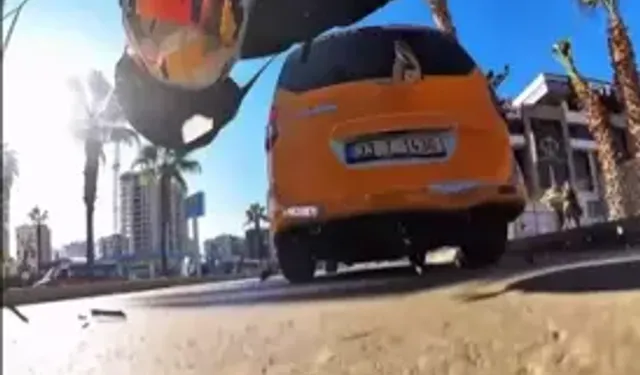 Mersin’de Motosiklet Taksiye Çarptı