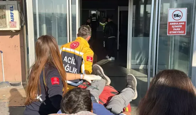 Okul Bahçesinde Kaza: Öğrencinin Bacağına Demir Saplandı