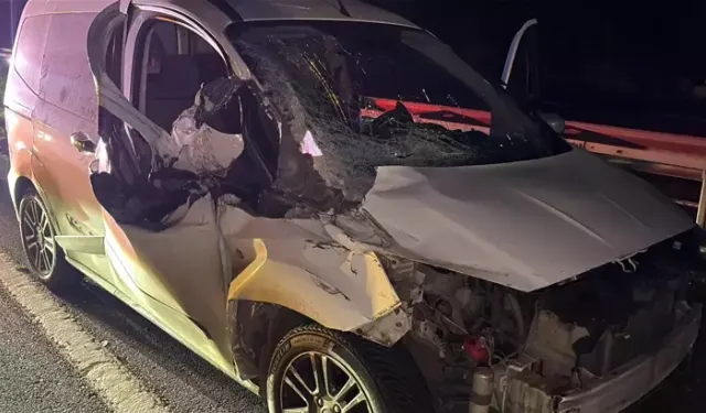 Kamyonetle Hafif Ticari Araç Çarpıştı: 1 Yaralı