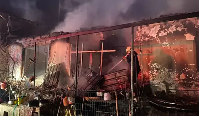 Çiftlik Yangını: Ev ve Tarım Araçları Kül Oldu