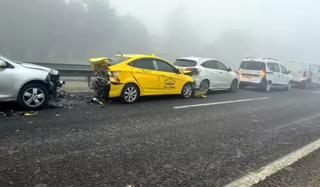 Sis Kazası: 5 Araç Birbirine Girdi, 3 Yaralı