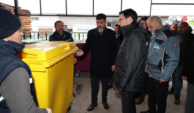 Yazıcıoğlu’ndan Hijyen Hamlesi: Yeni Nesil Konteynerler Tokat Sokaklarında