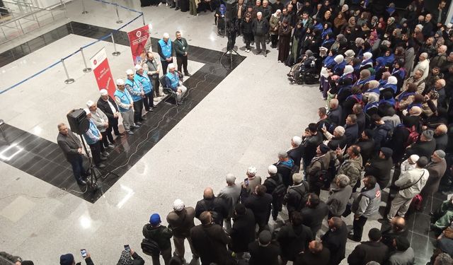Tokat'tan 388 Kişilik Umre Kafilesi, Dualarla Uğurlandı