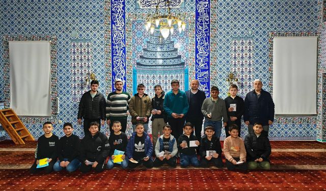 Erbaa’da Tatilin En Güzel Buluşması: "Camiyi Seviyorum, Namazla Buluşuyorum"